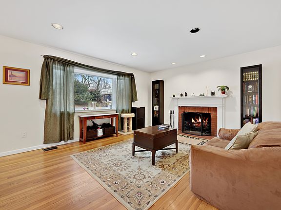 2nd image of 48 Perry Ave