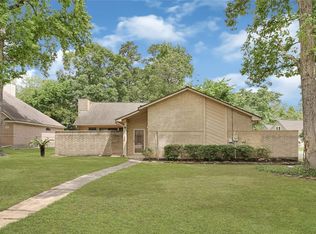 52 Greentree Ln, Conroe, TX 77304
