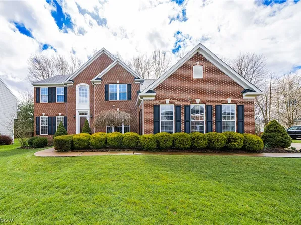 4456 Hillside Dr, Akron, OH 44321