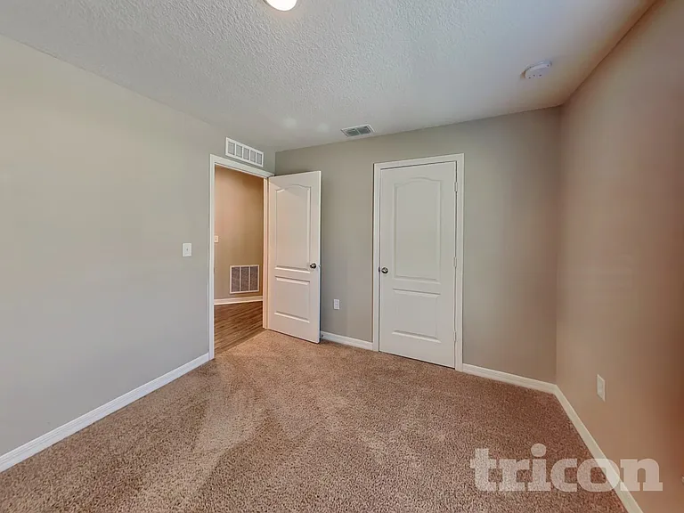 449 Kensington View Dr — Photo 17
