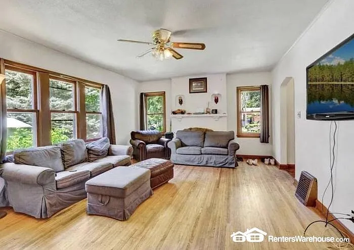 2036 Iglehart Ave — Photo 2