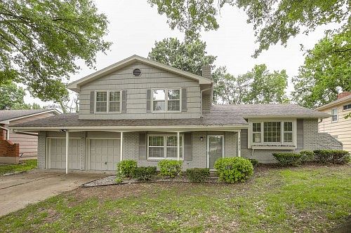 2nd image of 4015 Birchwood Dr