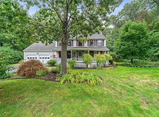 13 York Ln, Franklin, MA 02038