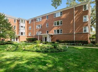 400 Laurel Ave #3S, Wilmette, IL