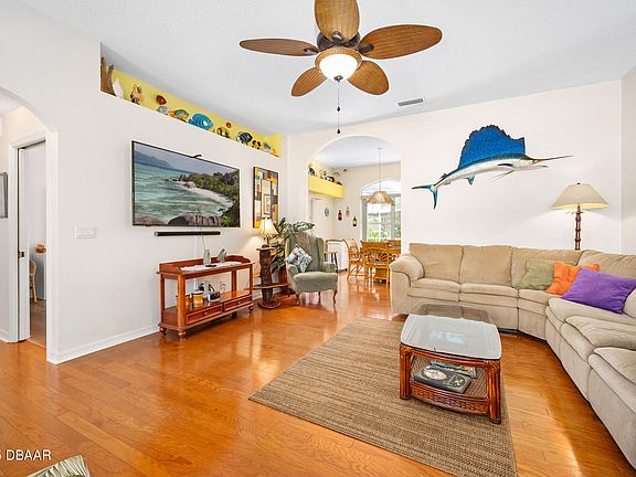 4th image of 26 Island Cay Dr
