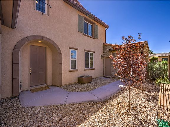 4th image of 7726 Comanche Canyon Ave