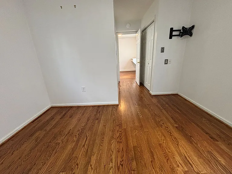 950 Morgan Ave SE — Photo 23