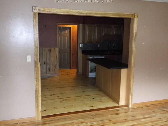 3rd image of 7 Adena Dr