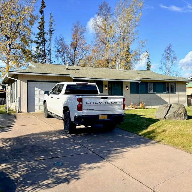 709 Cypress Dr