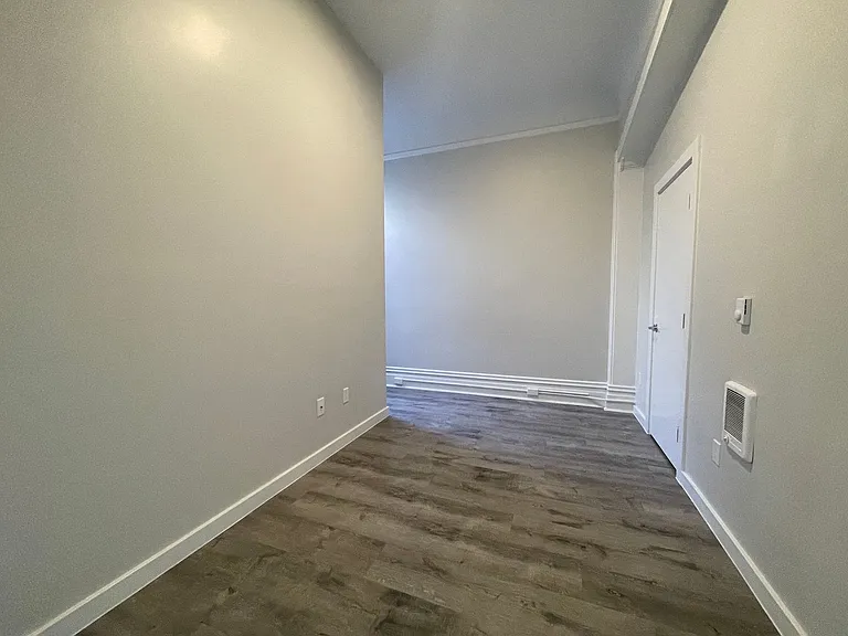1430 Stockton St — Photo 10