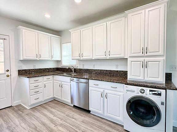 2nd image of 2614 W Clark Ave