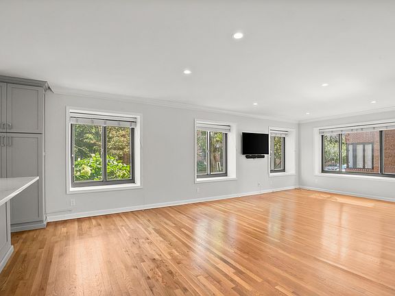 4th image of 11 Lafayette Ct APT 1D