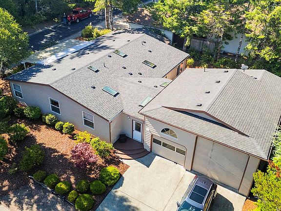 3rd image of 327 Southridge Dr