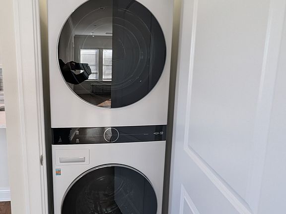2nd image of 5647 N Wayne Ave APT 1N