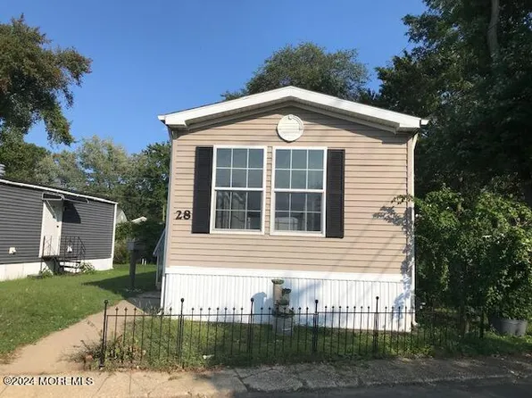 28 Locust Grove, Hazlet, NJ 07730