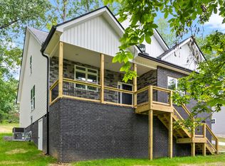 203 Valley Rd, Dickson, TN 37055