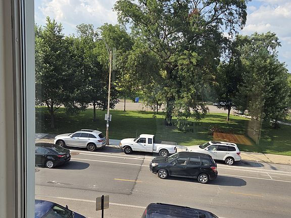 4th image of 3105 W Augusta Blvd