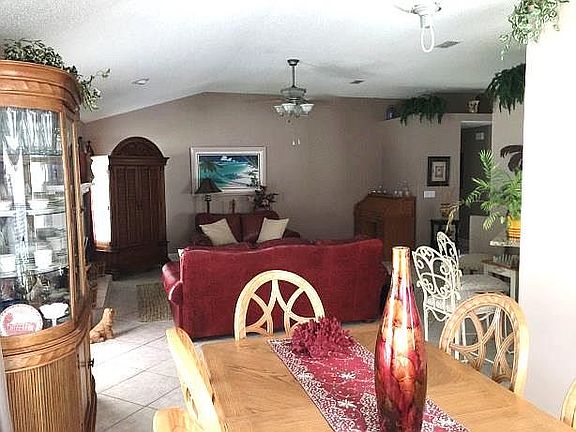 4th image of 289 Clover Ct