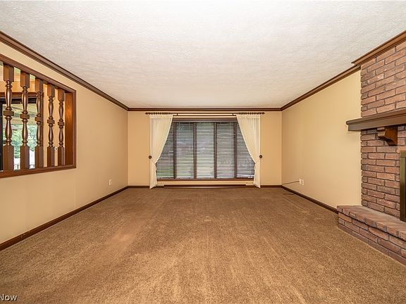 2nd image of 2882 Decamp Rd