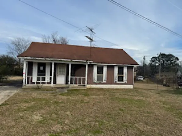 512 Oak Cv, Bolivar, TN 38008