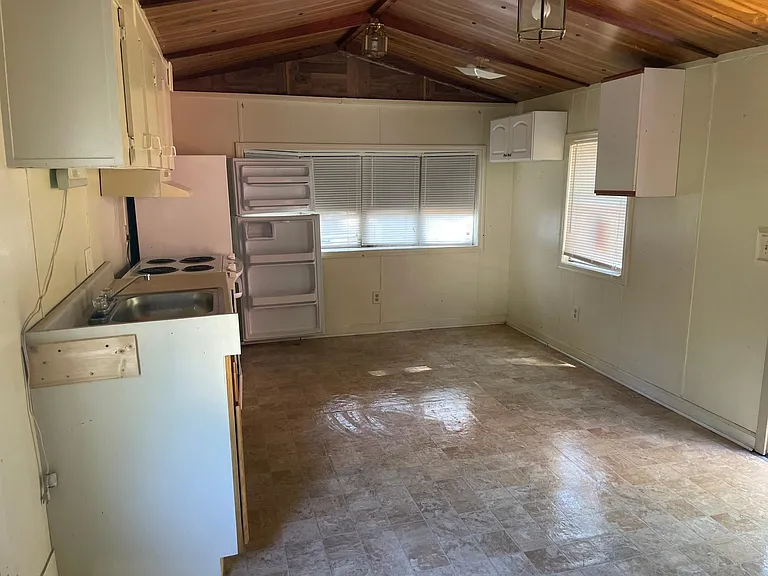 9204 US Highway 1 S — Photo 2