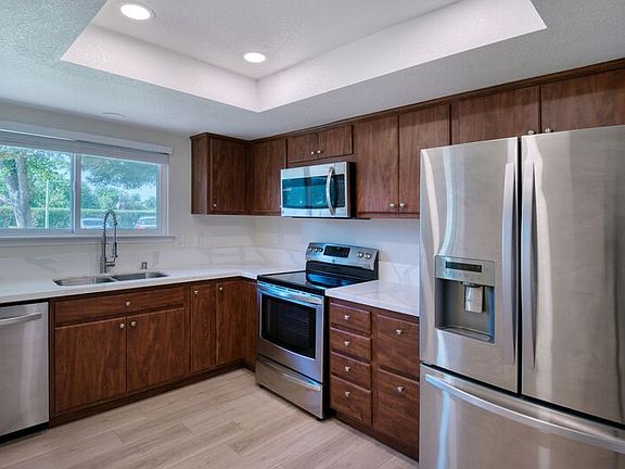 5th image of 6726 Calvine Rd