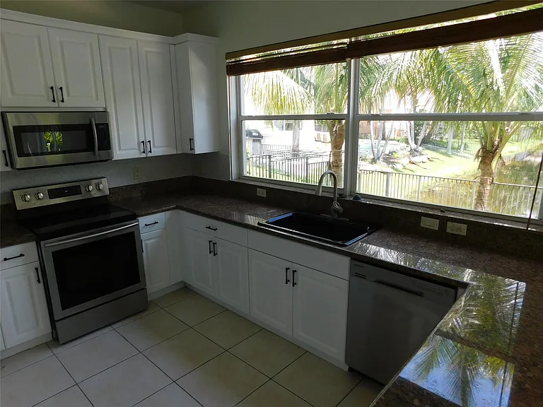 11751 NW 1st St — Photo 30