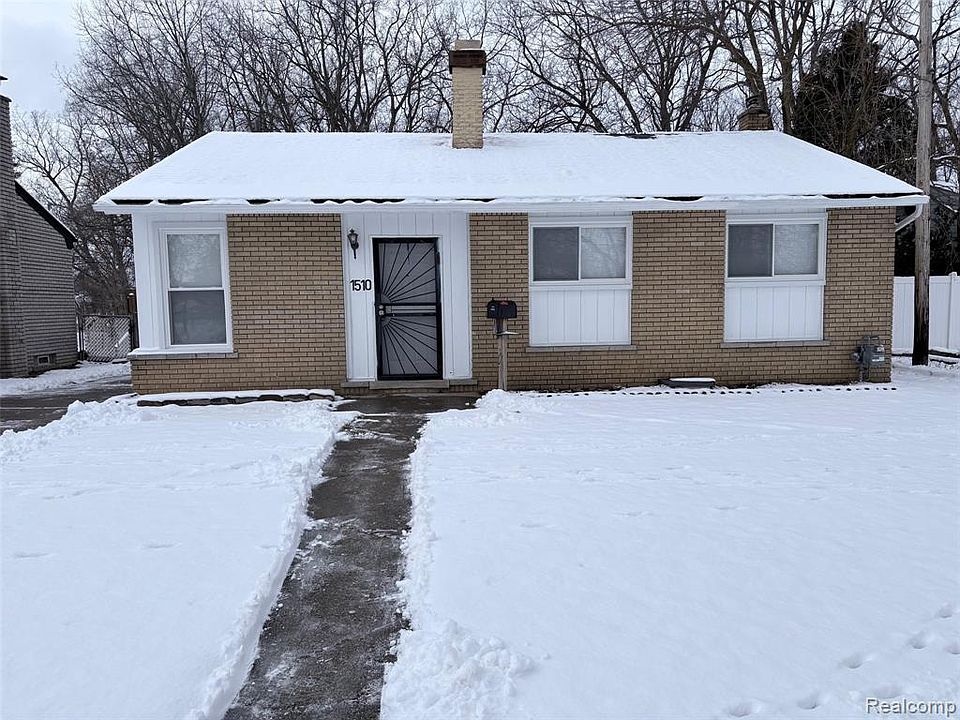 1st image of 1510 S River Park Dr