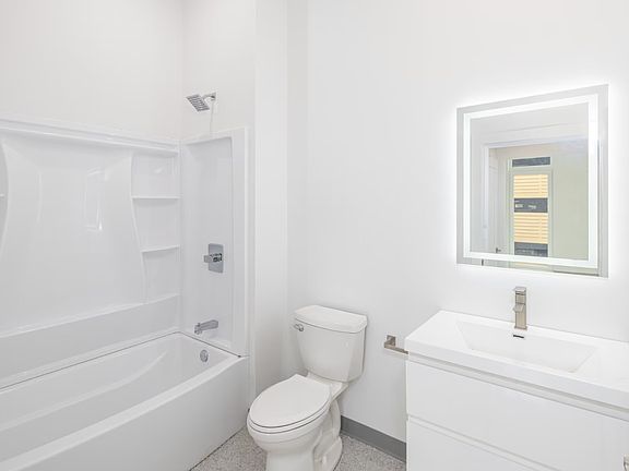 4th image of 78-80 Middlesex St #103