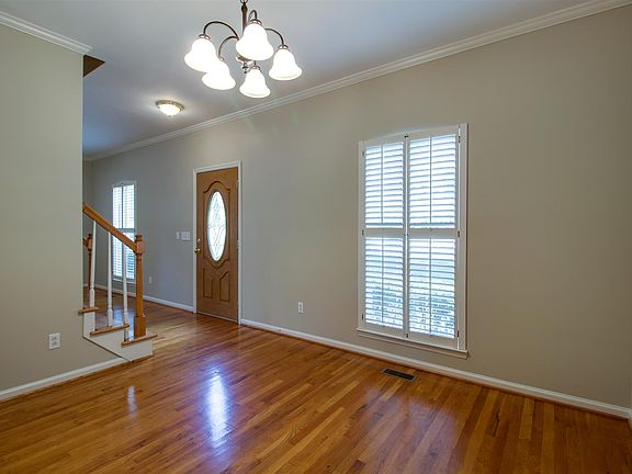 5th image of 600 Independence Dr E