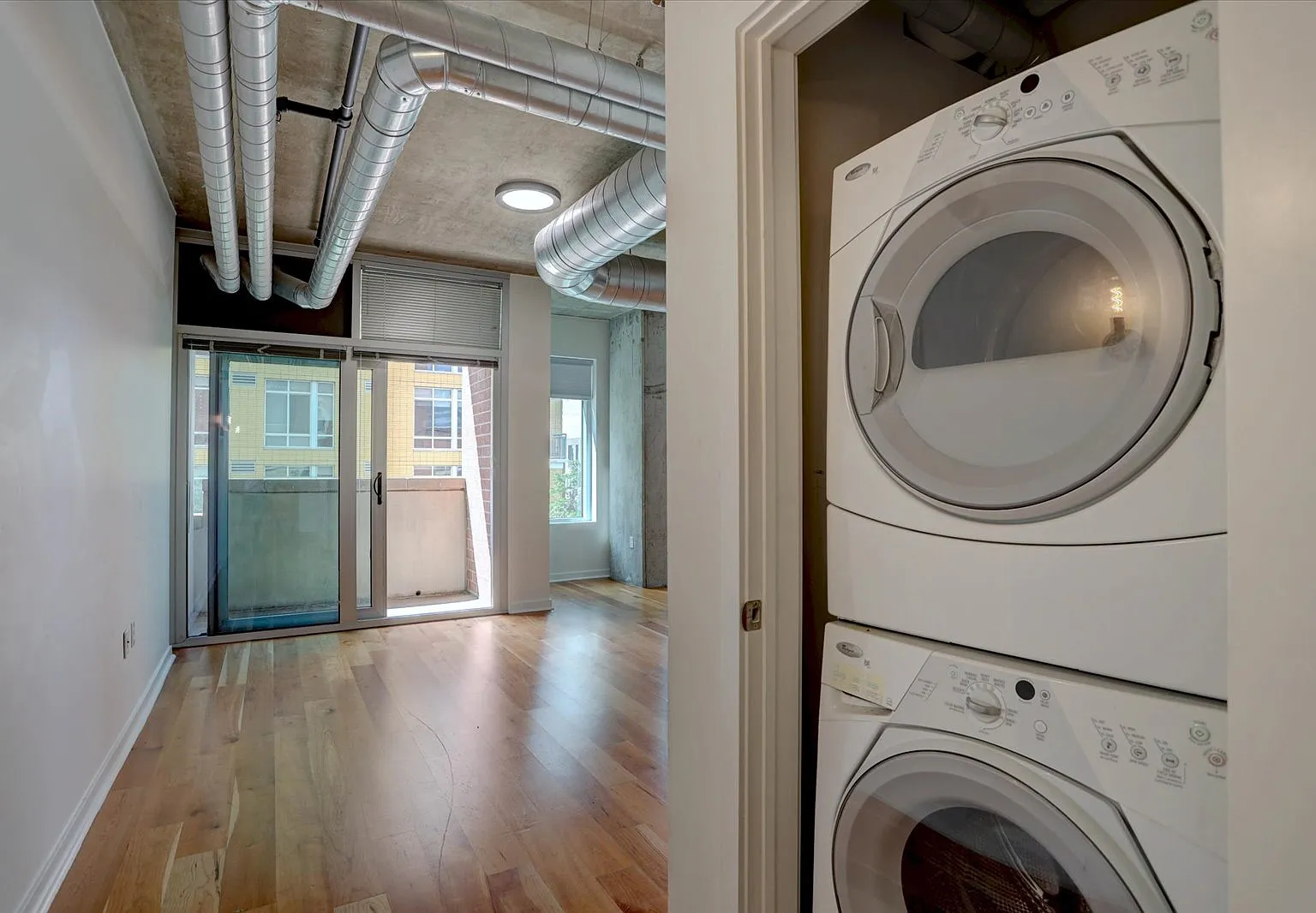 1 bed, 798 sqft, $2,350 — Photo 4