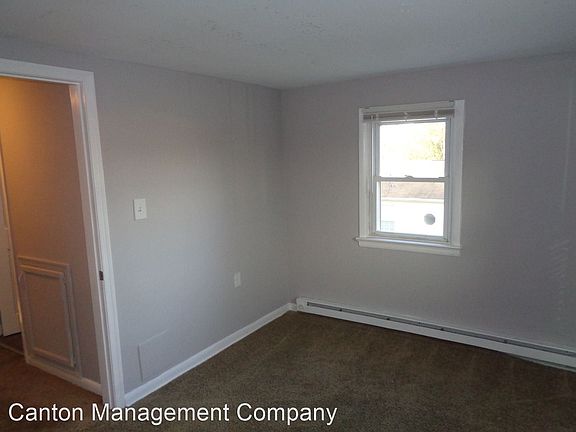 5th image of 205 Franklin St APT 2