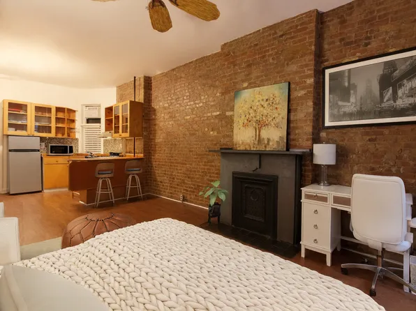 433 West 46th Street image 3 of 7