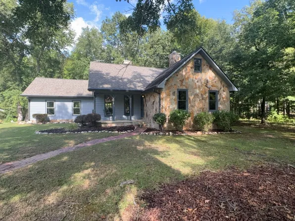 100 Joshua Pl, Fayetteville, GA 30215