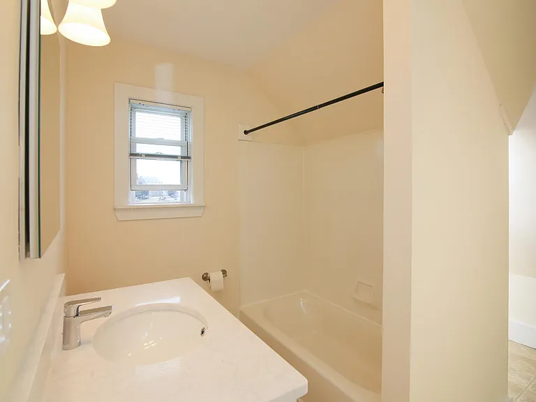 34 Warner St #3 — Photo 10