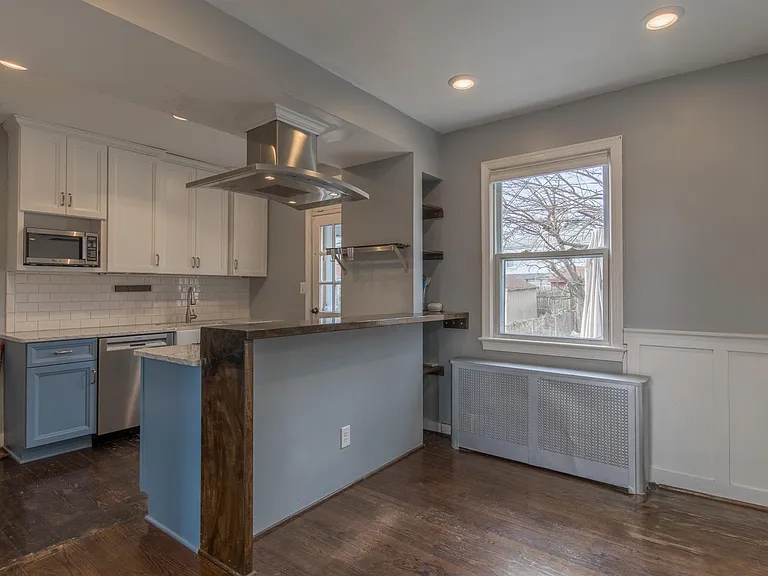 212 S Courthouse Rd — Photo 4