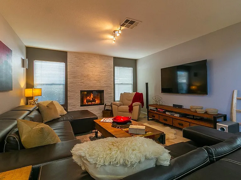 1432 Desert Hills Dr — Photo 5