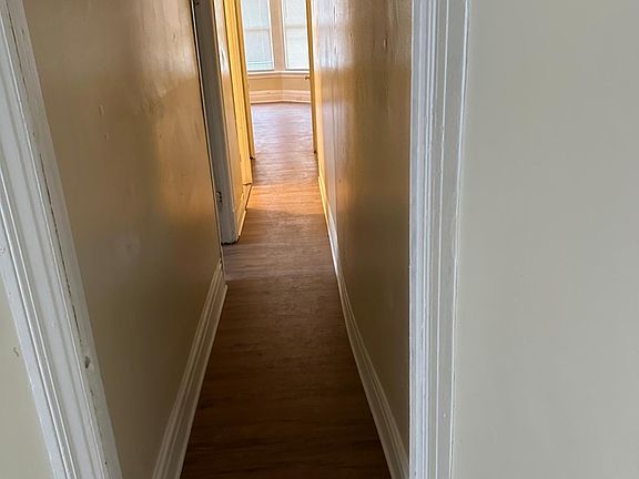 2nd image of 1809 Regina St #2
