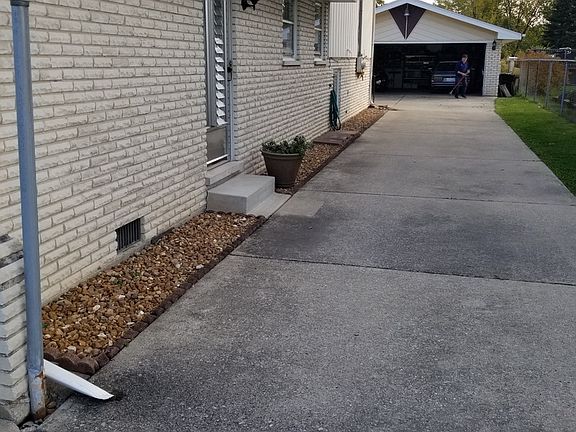 2nd image of 6717 W 90th St