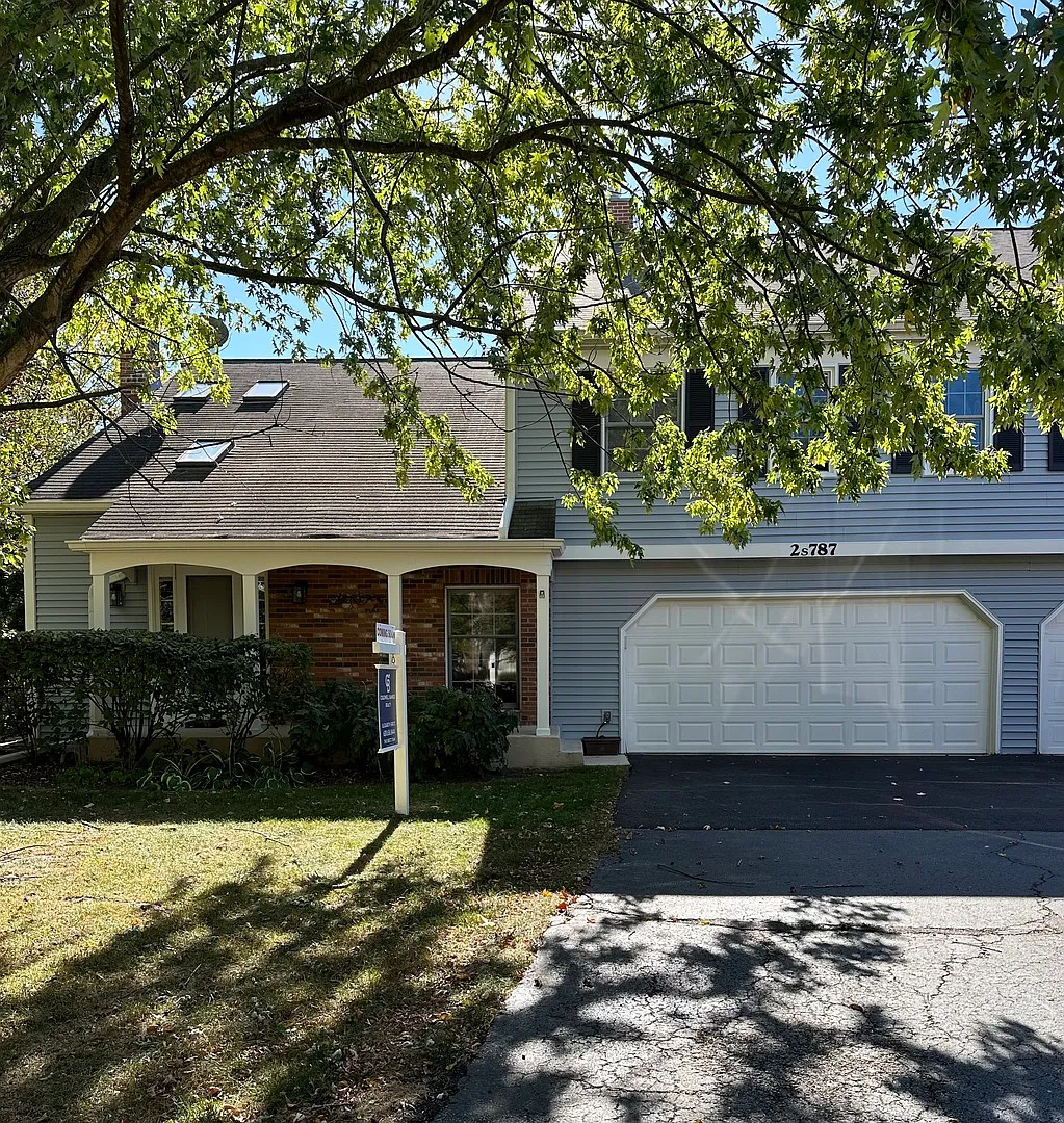 2S787 Grove Ln photo 1