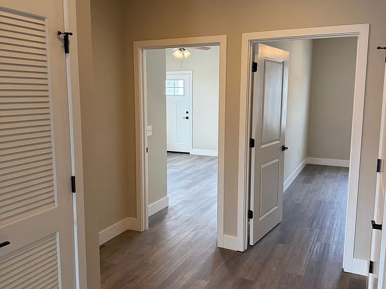 Salem Run Apartments Phase 2 — Photo 437