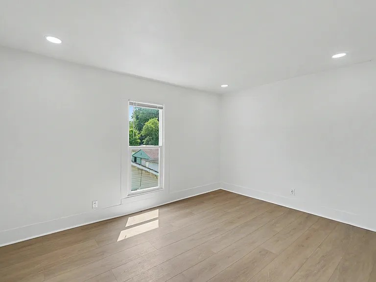 977 W Wayne St — Photo 23