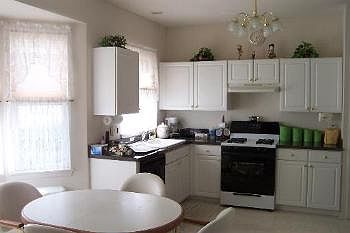 2nd image of 13800 S Hickory Ln