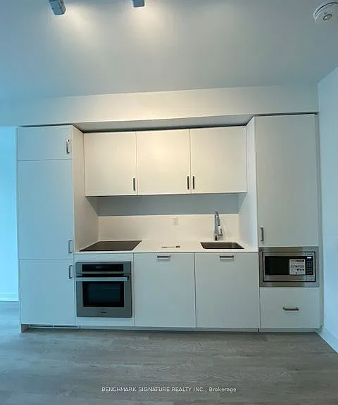 88 Queen St E #2515 — Photo 1