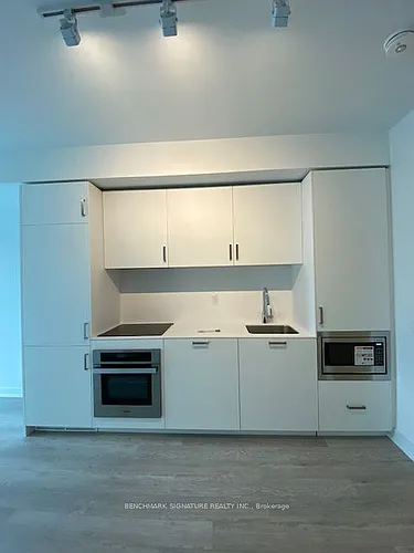 88 Queen St E #2515 Photo 1