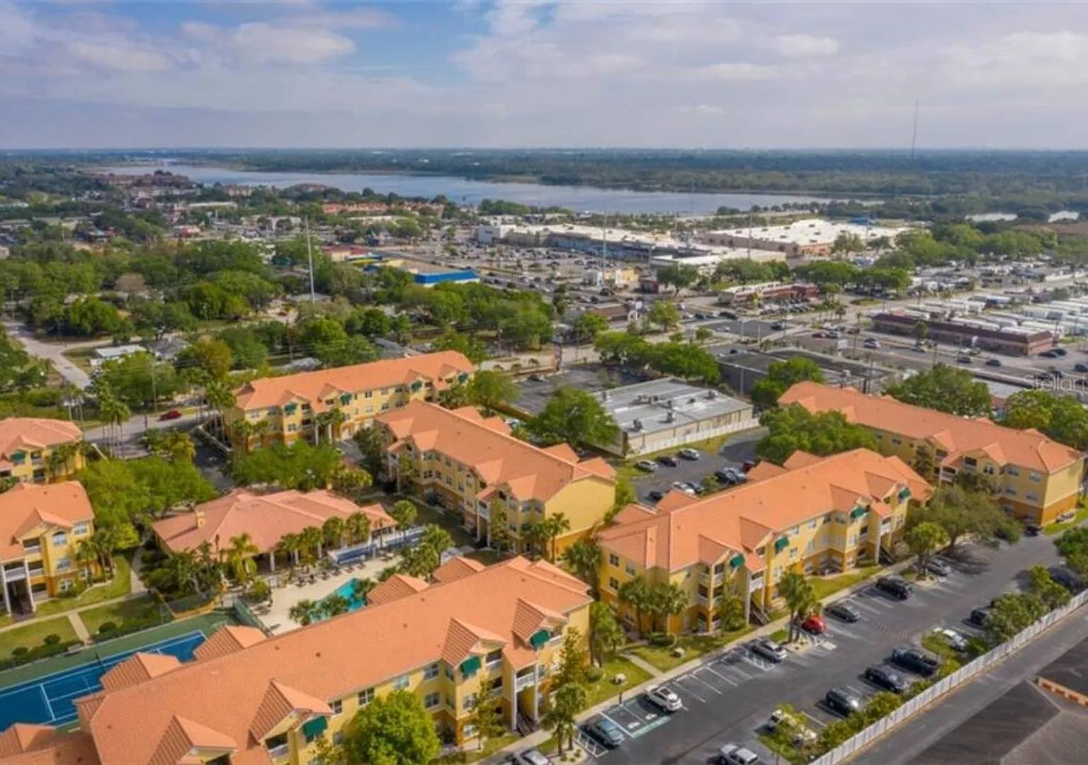 Amazing Furnished or Unfurnished 2-Bedroom Condo in Seminole less than 2 miles from the Beach! — Photo 2
