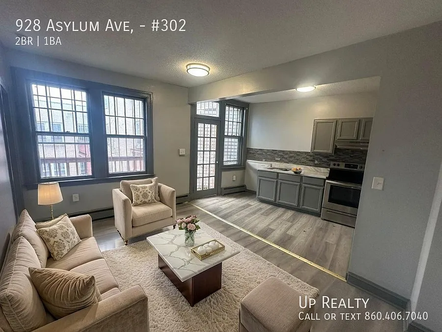 Building Photo - 928 Asylum Ave #302