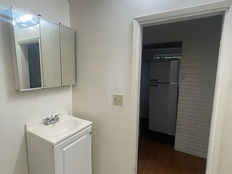 1657 Southwest Blvd #3 — Photo 5