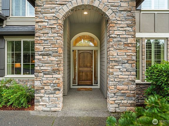 5th image of 2540 NW 12th Circle