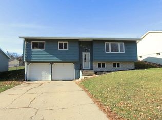 1709 8th St NW, Minot, ND 58703